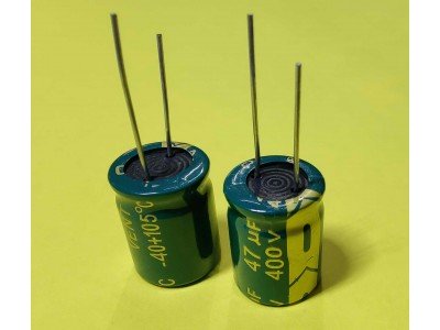 Зображення 47мкф 400в 105&deg;C || 16x22 мм Конденсатор у категорії КОНДЕНСАТОРИ