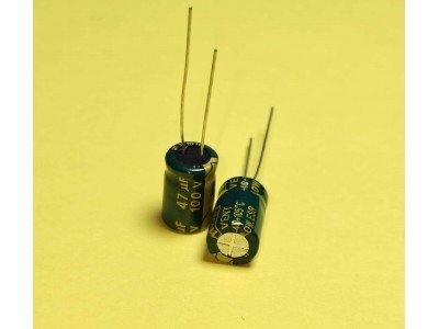 Зображення 47мкф 100в 105С || конденсатор 8x13 у категорії КОНДЕНСАТОРИ